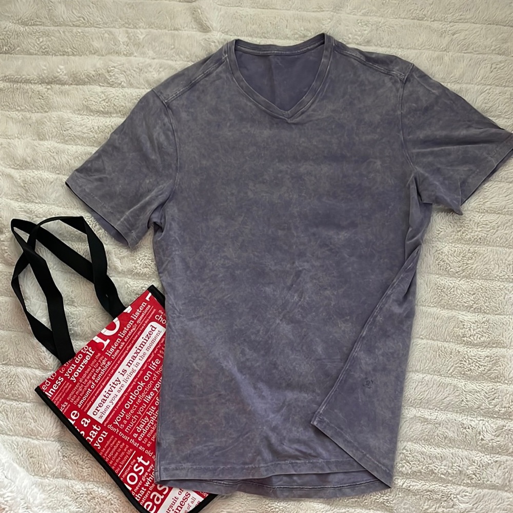 Lululemon Men’s V-Neck Short Sleeve T Shirt